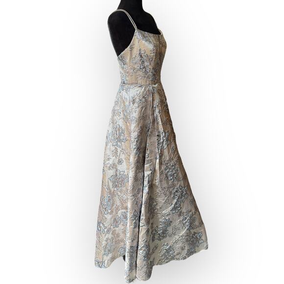 NWT Blondie Nites Juniors Beige Scoop Neck Floral Brocade Formal Ball Gown Sz 7 - Picture 9 of 16